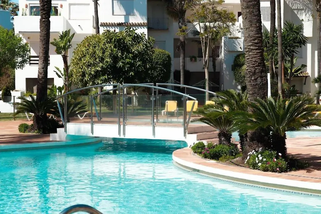 Precioso Bajo Recien Reformado Primera Linea Playa Estepona Apartment