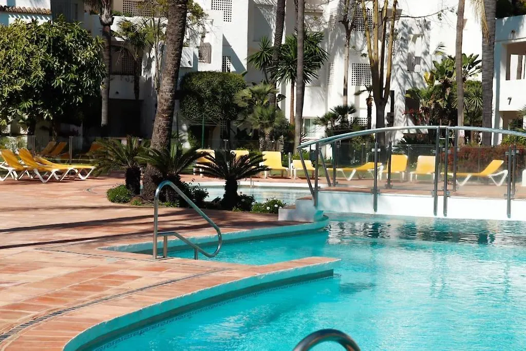 Precioso Bajo Recien Reformado Primera Linea Playa Estepona Spain